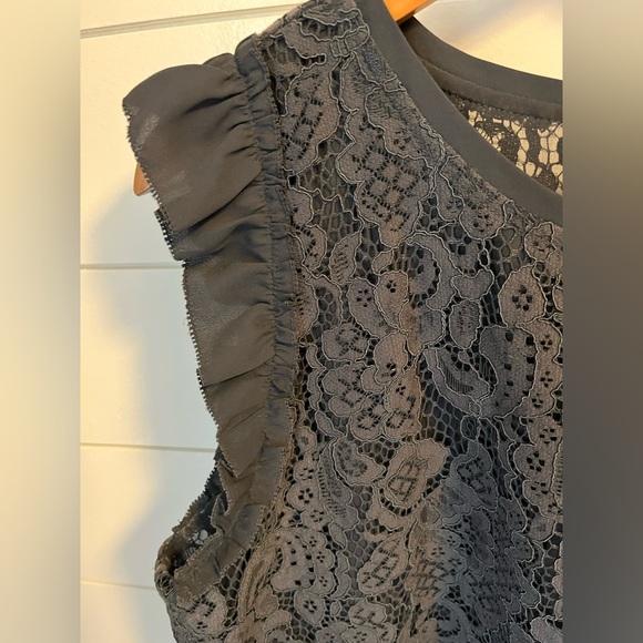 Loft Lined Lace Top - Petite Medium - Picture 3 of 4